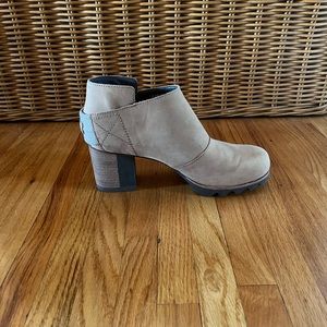 Sorel Addington Strap Boots